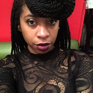 Meet your Posher, Melia